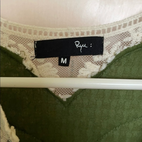 Blouse - Picture 4 of 5